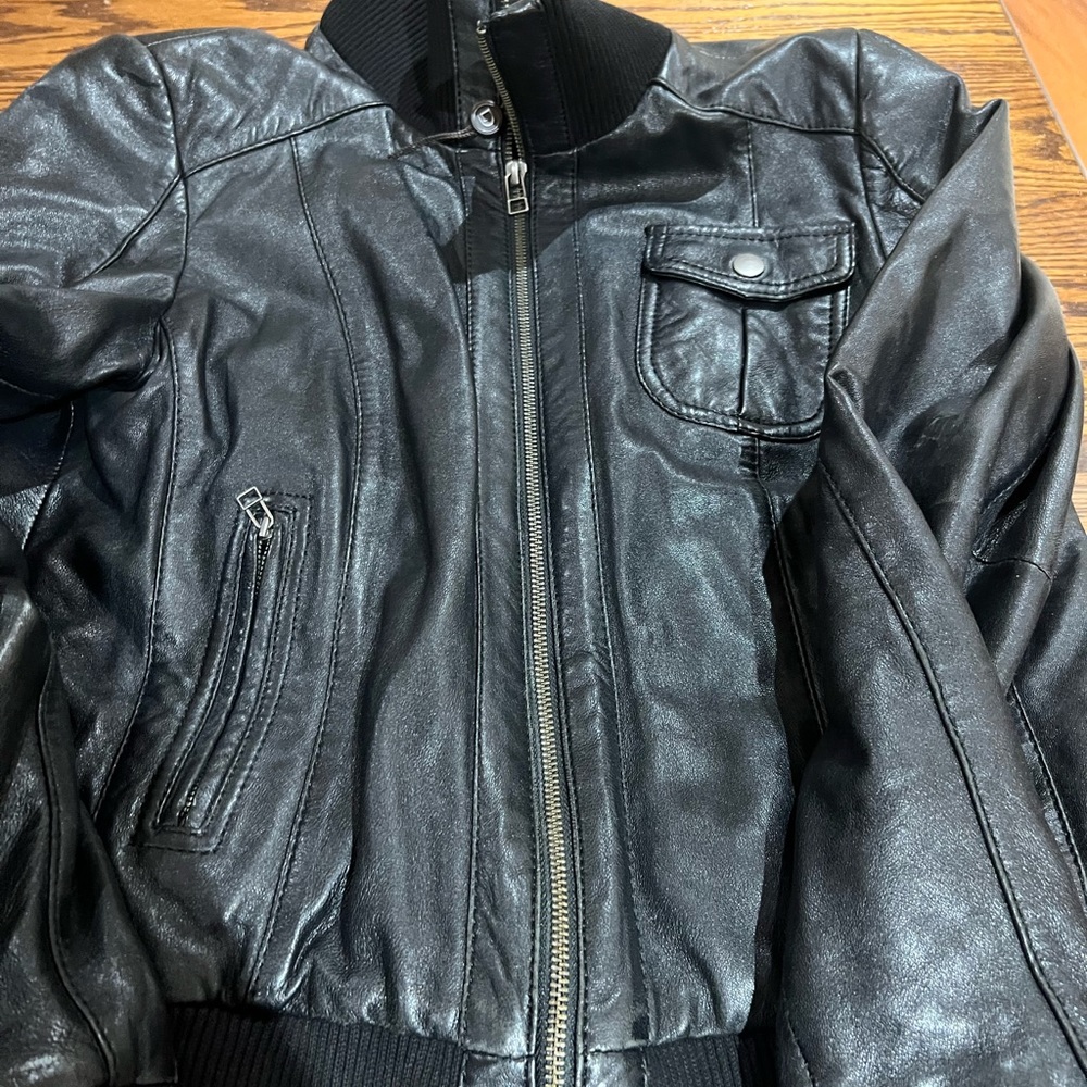 Leather jacket - Picture 4 of 4